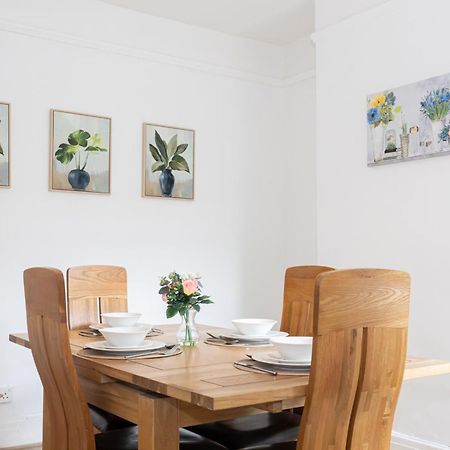 Bright & Modern 3 Bedroom Old Trafford Home Manchester Exterior photo