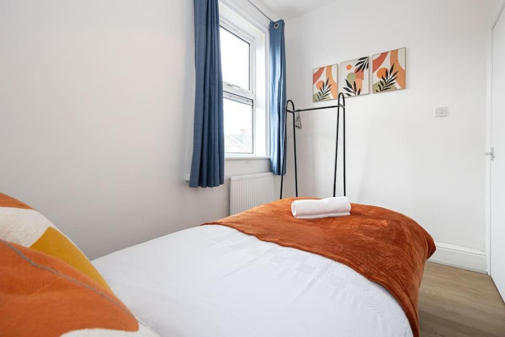 Bright & Modern 3 Bedroom Old Trafford Home Manchester Exterior photo