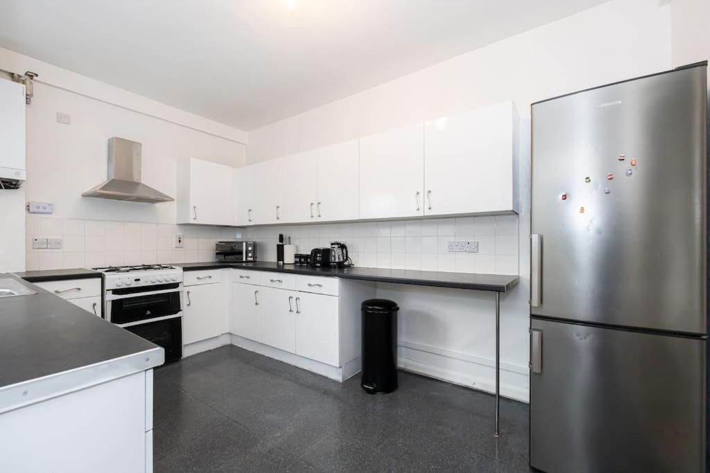Bright & Modern 3 Bedroom Old Trafford Home Manchester Exterior photo